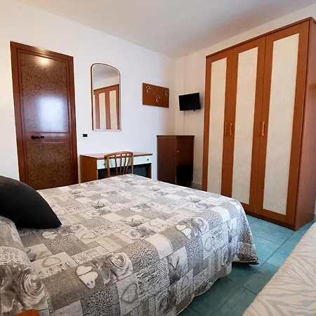 Junior Village Hotel